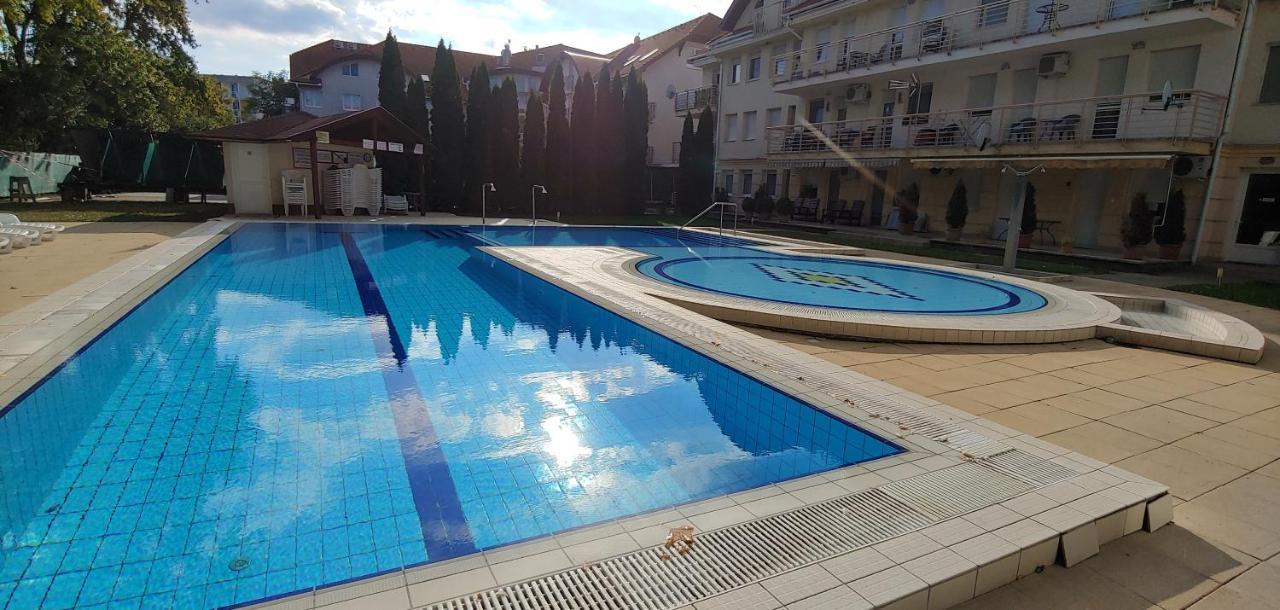 Panorama Lux Wellness Apartman Hajduszoboszlo Exterior photo