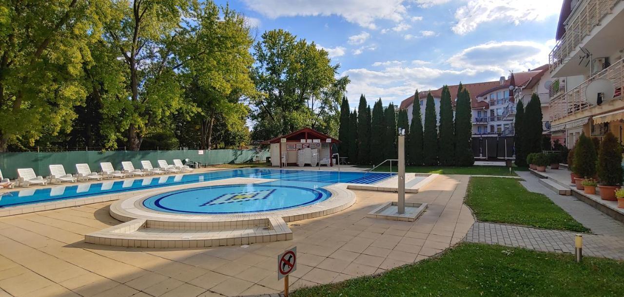 Panorama Lux Wellness Apartman Hajduszoboszlo Exterior photo
